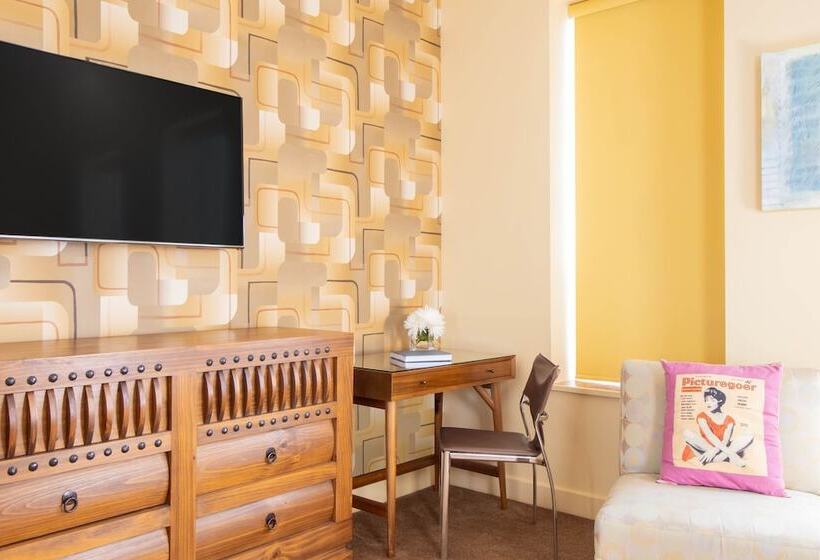 プレミアムルーム, Retro Suites