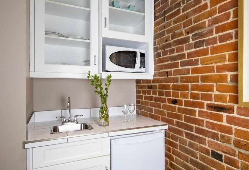 プレミアムルーム, Retro Suites