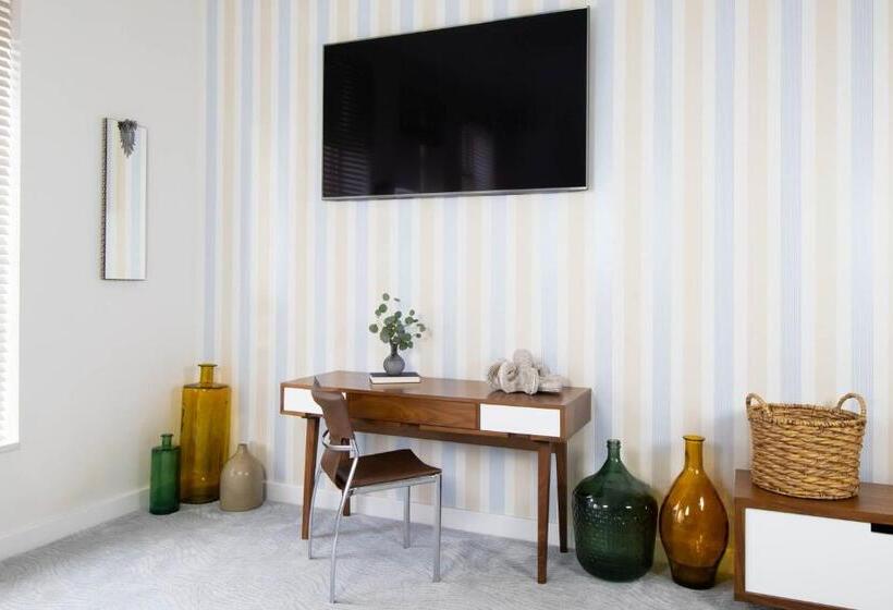 プレミアムスイート, Retro Suites