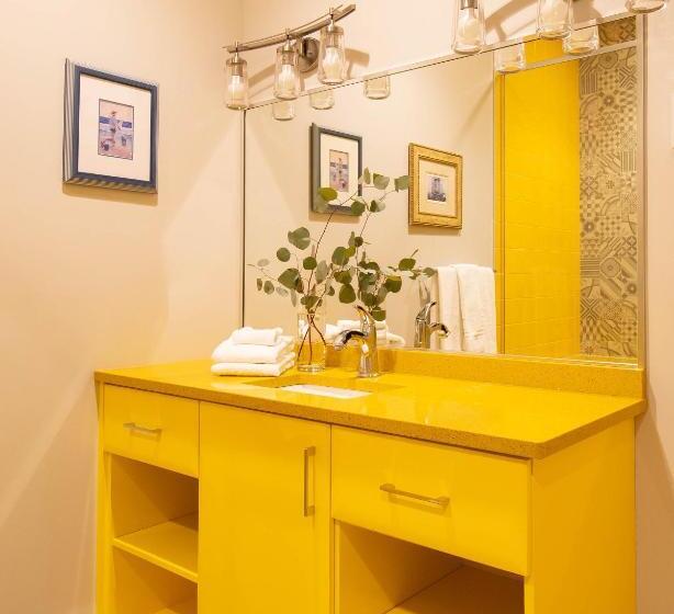 プレミアムスイート, Retro Suites