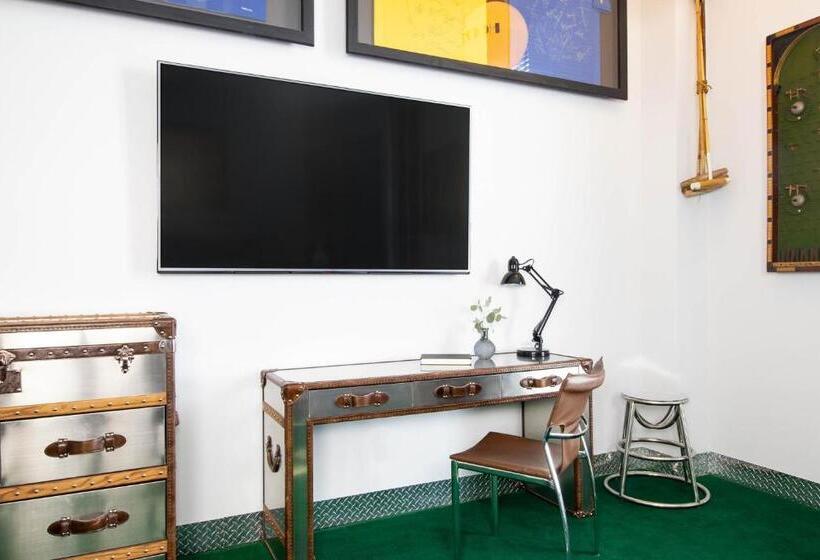 キングサイズベッドのエクゼクティブ, Retro Suites