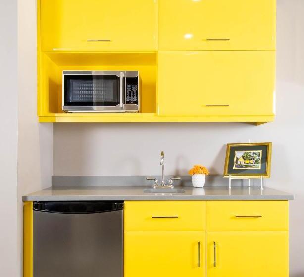 プレミアムスイート, Retro Suites