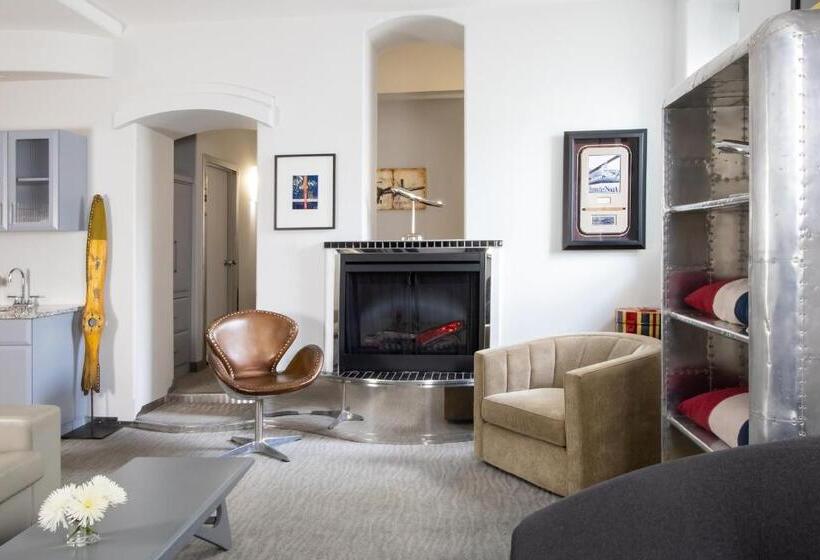 プレミアムスイート, Retro Suites