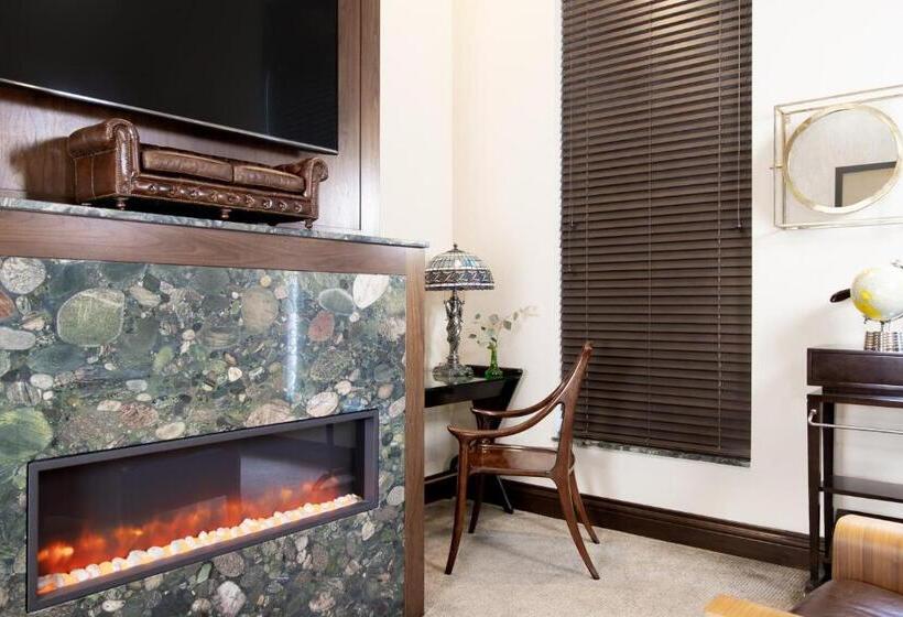 プレミアムスイート, Retro Suites