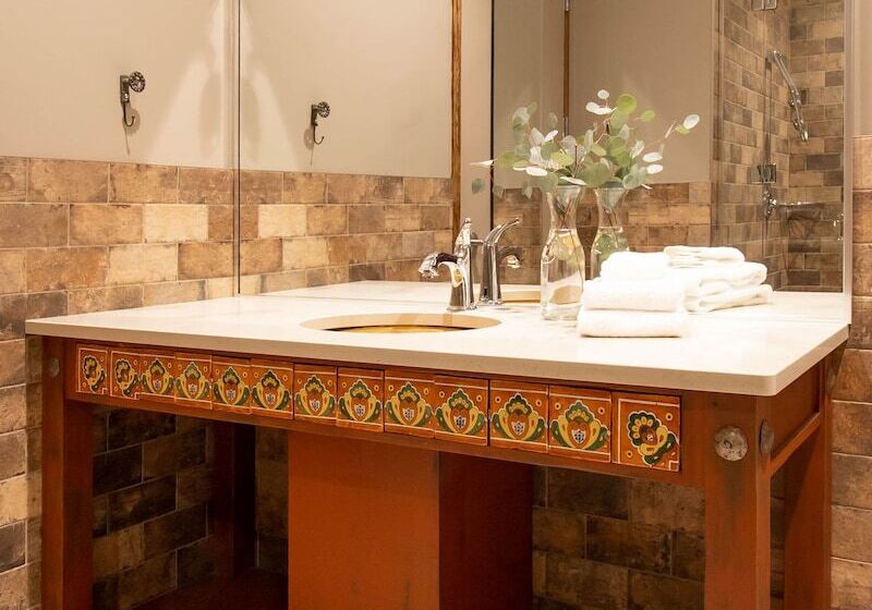 プレミアムルーム, Retro Suites