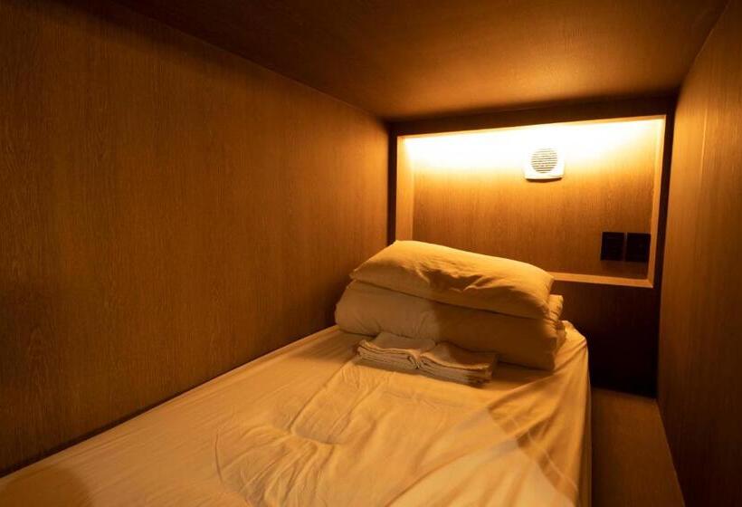 Кровать в Общей Комнате, Canvas Hostel