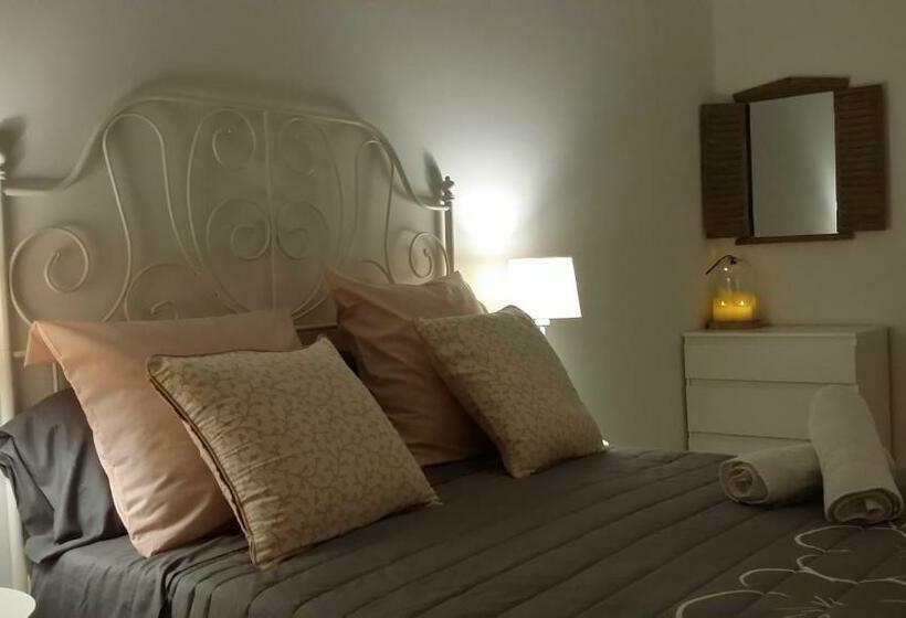 バス共有のスタンダードルーム, Albergue Valderrobres Auto Check In