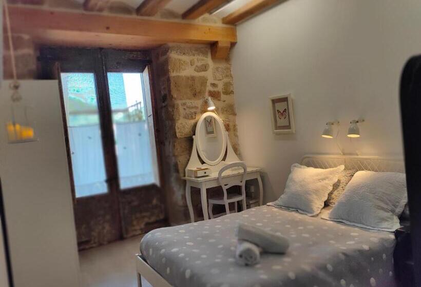 バス共有のスタンダードルーム, Albergue Valderrobres Auto Check In