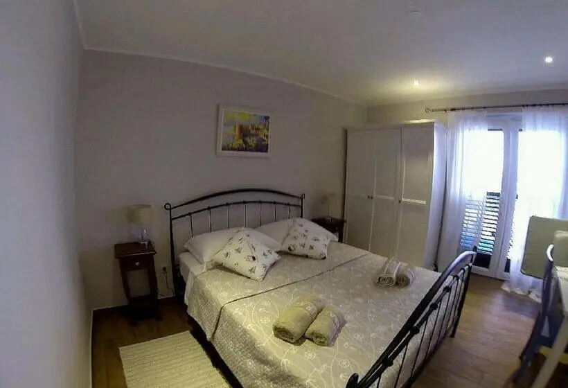 Comfort studio with sea view, Apartments Villa Mirjana
