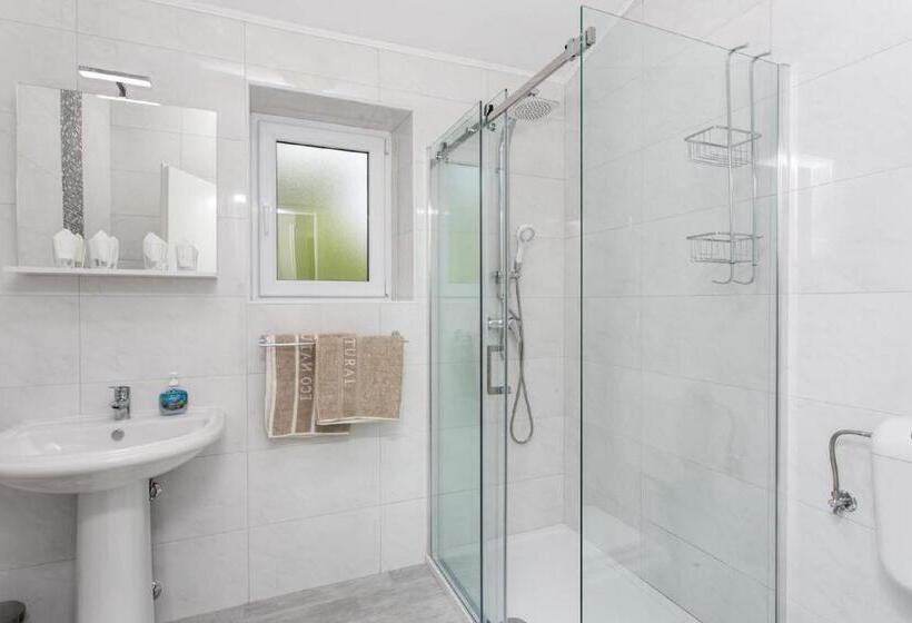 海の見える２ベッドルームアパートメント, Apartments Villa Mirjana