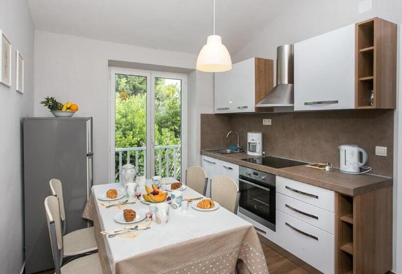 海の見える２ベッドルームアパートメント, Apartments Villa Mirjana