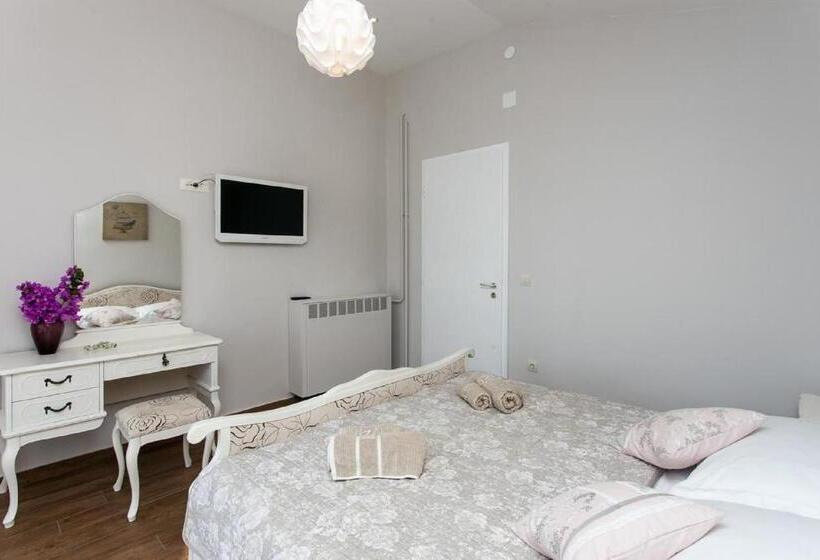 Апартаменты 2 Спальни Вид на Море, Apartments Villa Mirjana