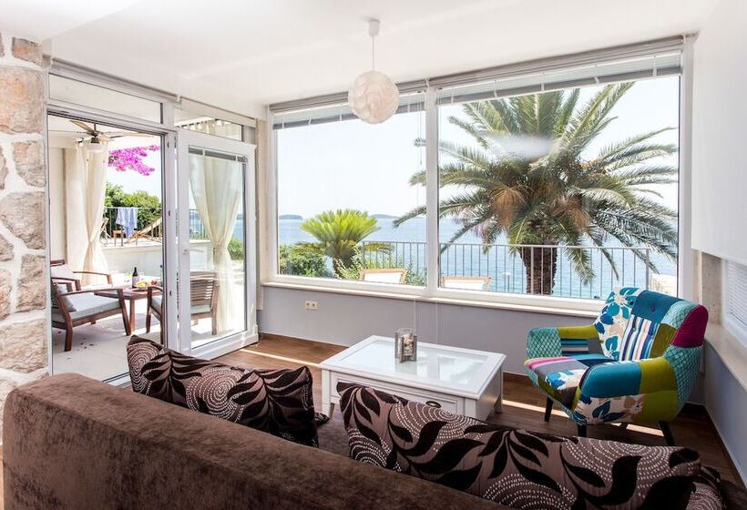 オーシャンビューのテラス付１ベッドルームアパート, Apartments Villa Mirjana