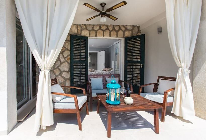 オーシャンビューのテラス付１ベッドルームアパート, Apartments Villa Mirjana