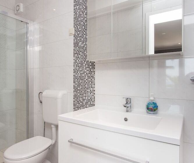 オーシャンビューのテラス付１ベッドルームアパート, Apartments Villa Mirjana