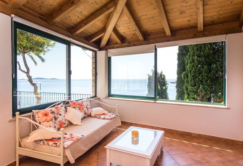 オーシャンビューのテラス付１ベッドルームアパート, Apartments Villa Mirjana