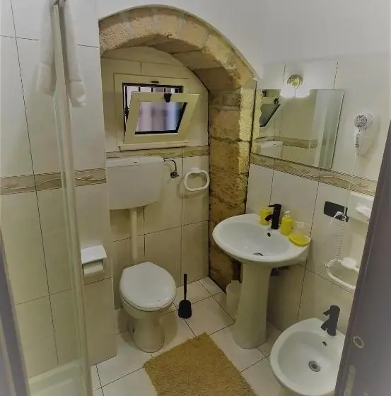 Perhehuone, B&b Eraclio