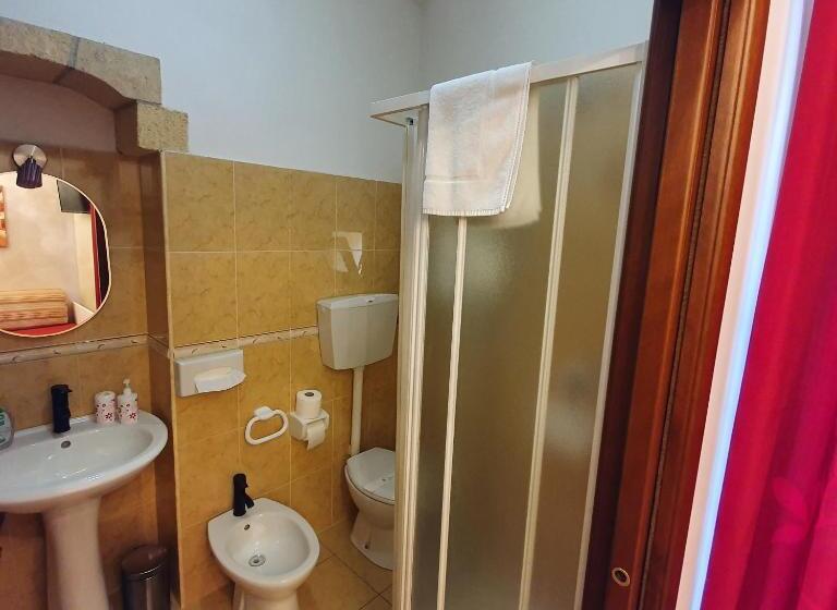 Семейный Номер, B&b Eraclio