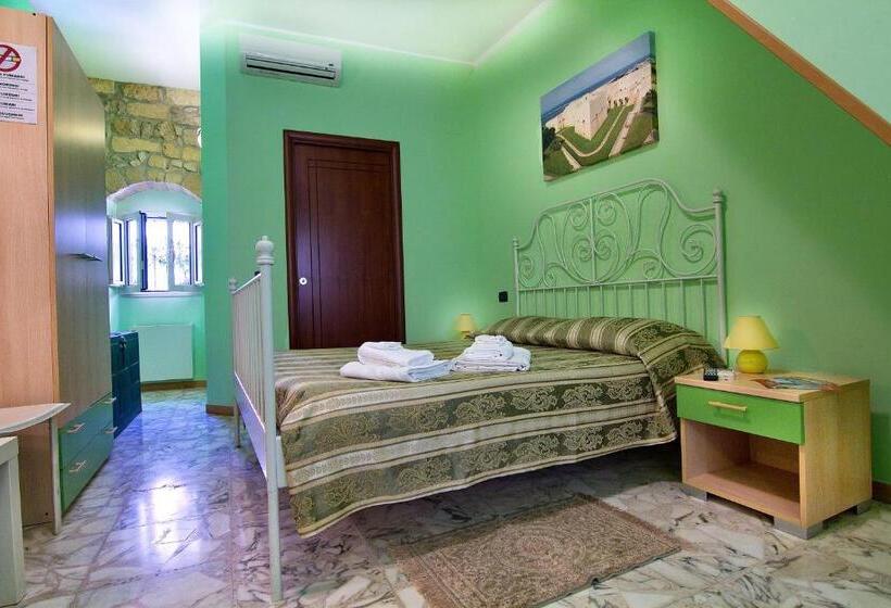 Семейный Номер, B&b Eraclio