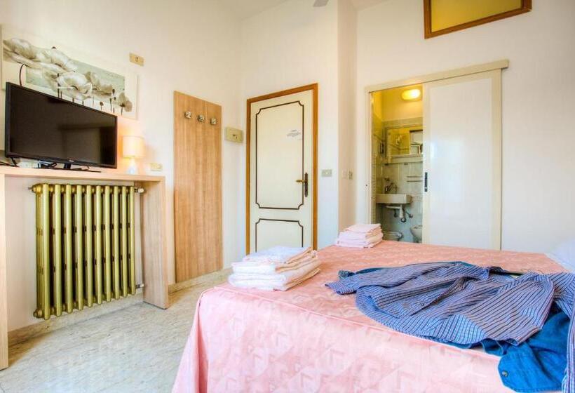 バルコニー付きスタンダードルーム, Albergo Villa Lucia