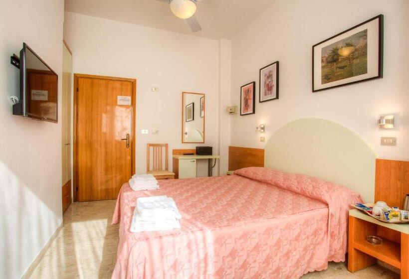 バルコニー付きスタンダードルーム, Albergo Villa Lucia