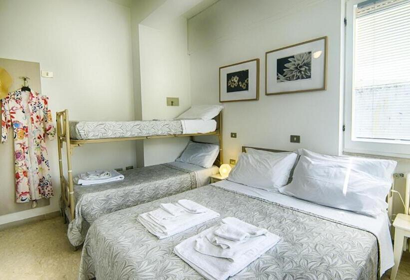 اتاق استاندارد چهار تخته, Albergo Villa Lucia