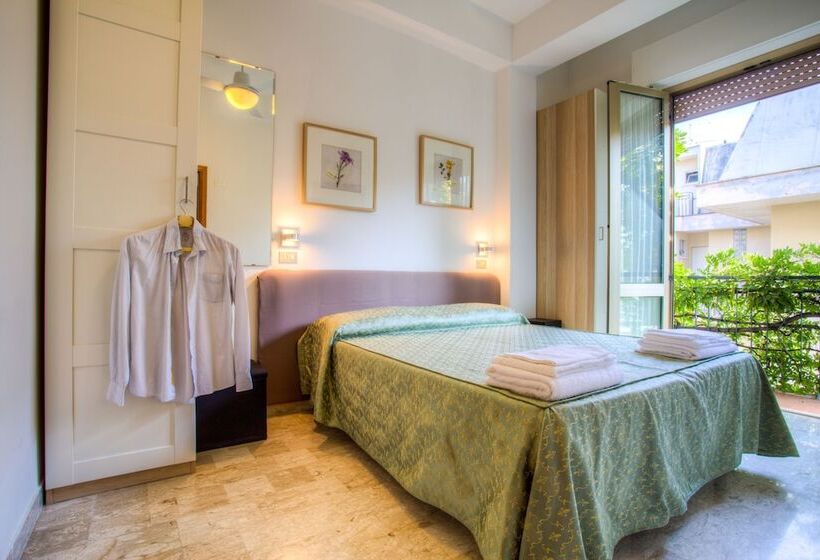 バルコニー付きスタンダードルーム, Albergo Villa Lucia