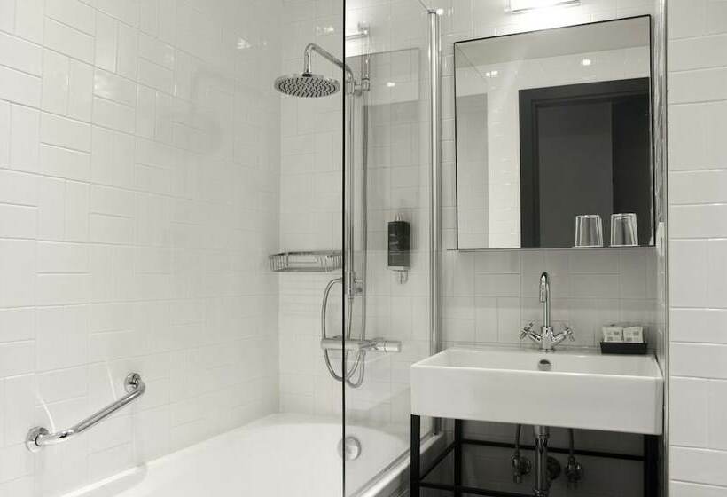 سوییت جونیور, C Hotels Joy