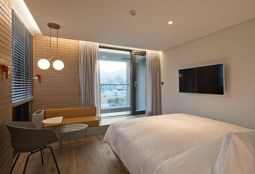 اتاق لوکس, Busan Cont