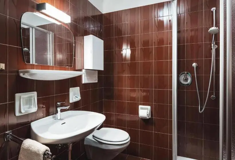 اتاق استاندارد, Berghotel Majarei