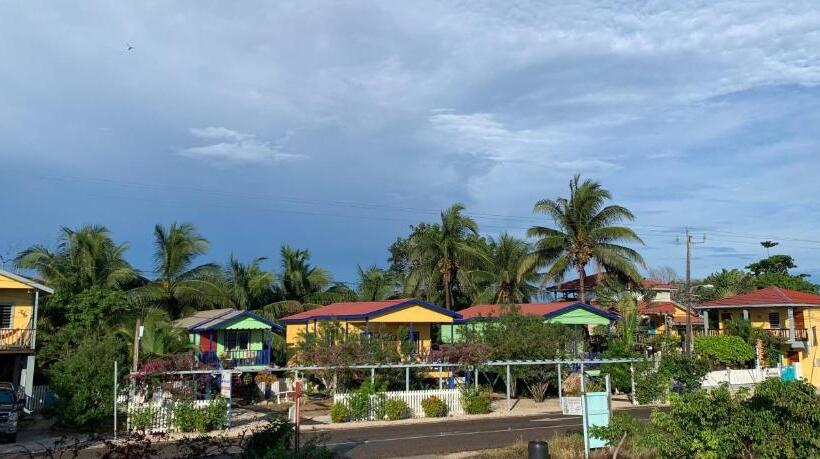 Номер Стандарт Вид на Сад, All Seasons Belize