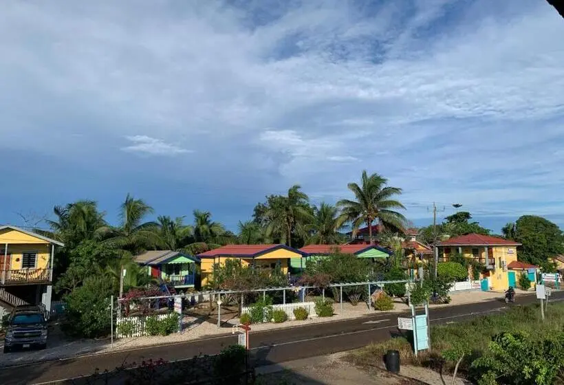 اتاق خانوادگی با چشمانداز دریا, All Seasons Belize