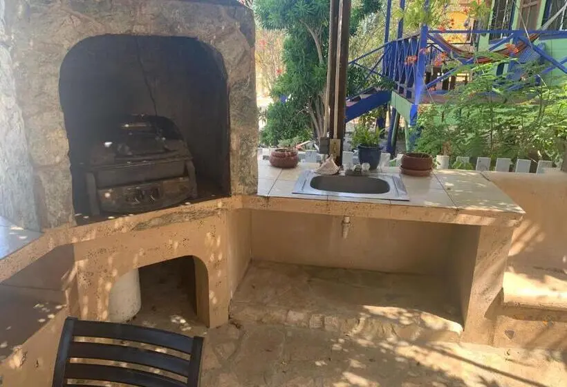 اتاق استاندارد, All Seasons Belize