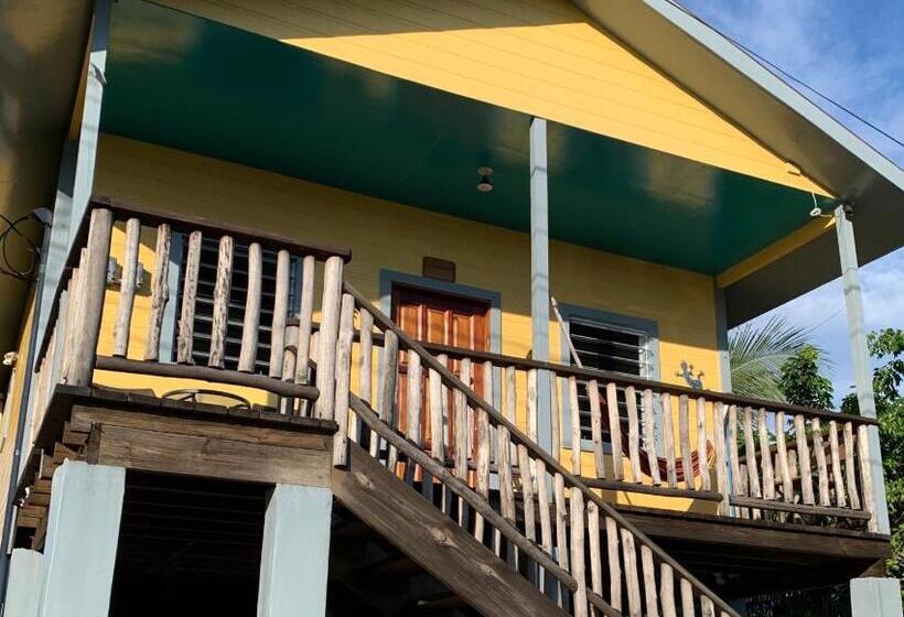 غرفة عائلية مطلّة علي البحر, All Seasons Belize