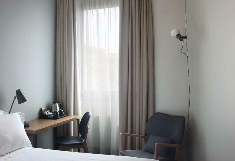 سوییت جونیور, C Hotels Joy