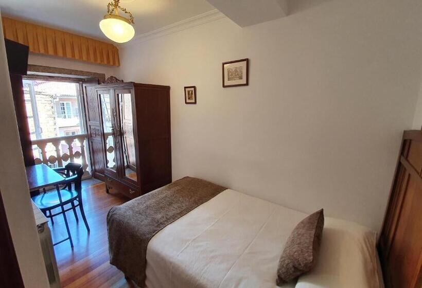 Quarto Estandar Individual, Hostal Giadás