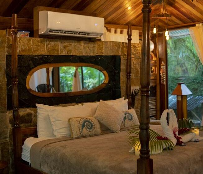 标准平房, Ocho Artisan Bungalows