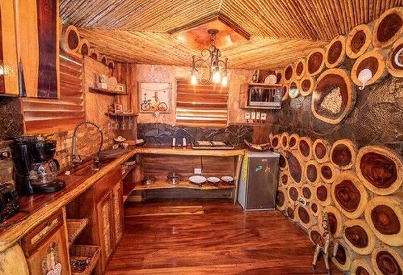 标准平房, Ocho Artisan Bungalows