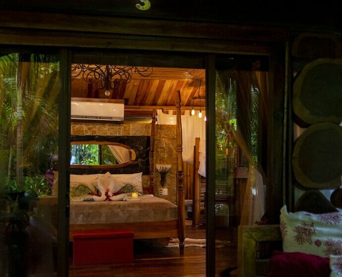 标准平房, Ocho Artisan Bungalows