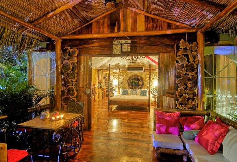 标准平房, Ocho Artisan Bungalows