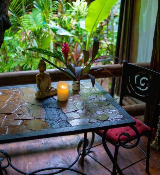 标准平房, Ocho Artisan Bungalows