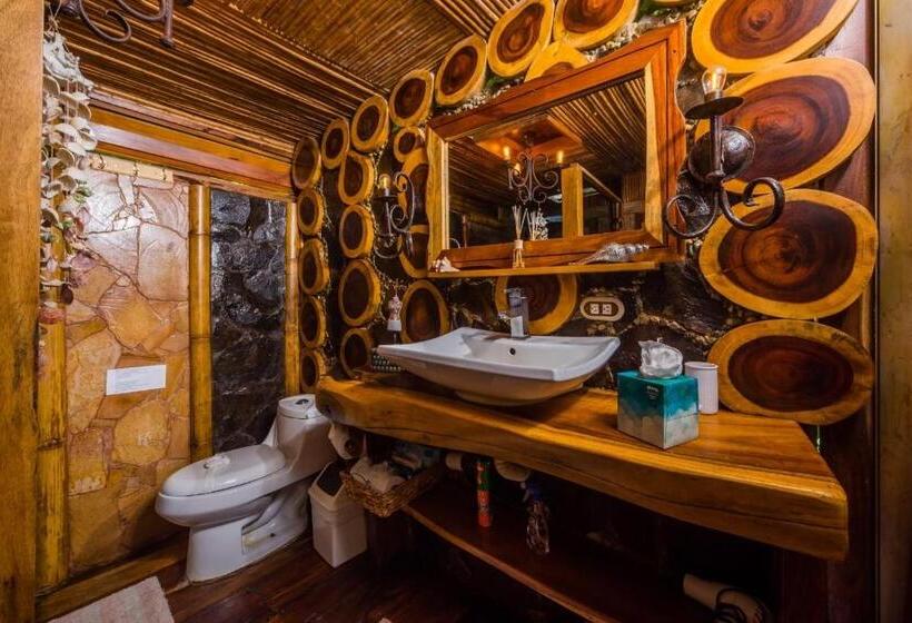 标准平房, Ocho Artisan Bungalows