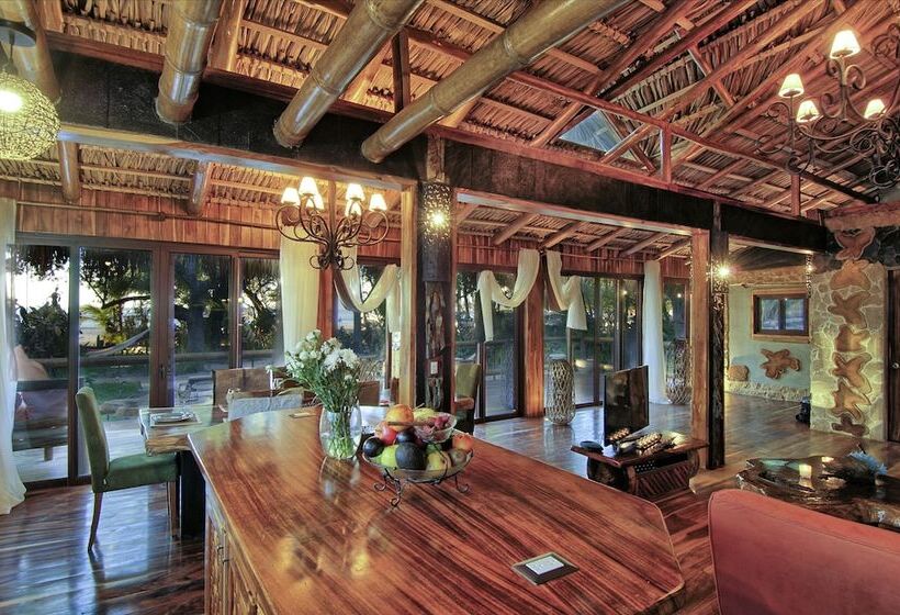 带3个卧室的别墅, Ocho Artisan Bungalows