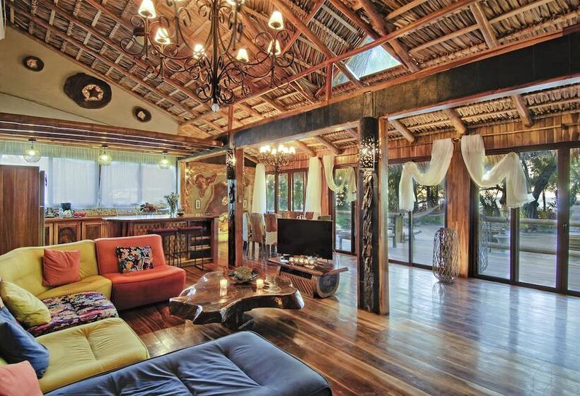 带3个卧室的别墅, Ocho Artisan Bungalows