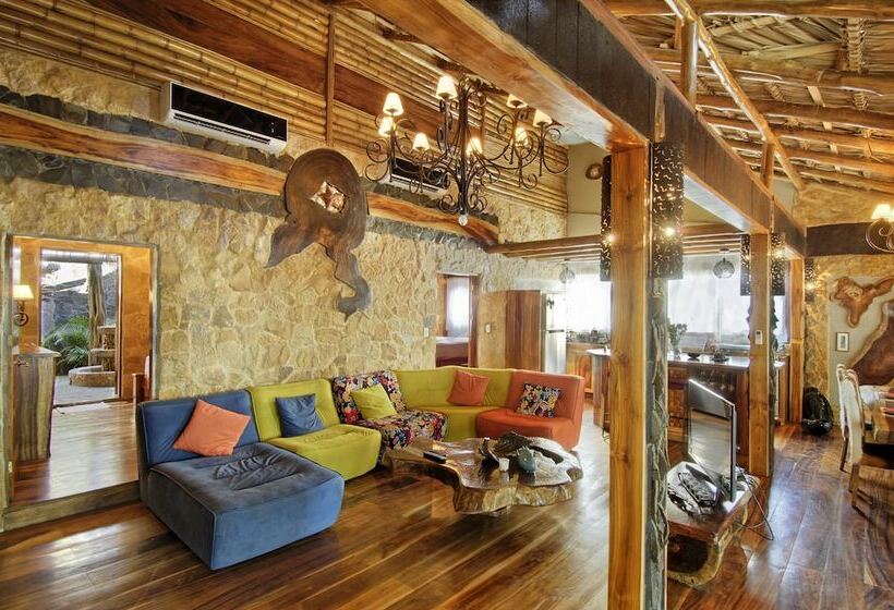 Вилла 3 Спальни, Ocho Artisan Bungalows