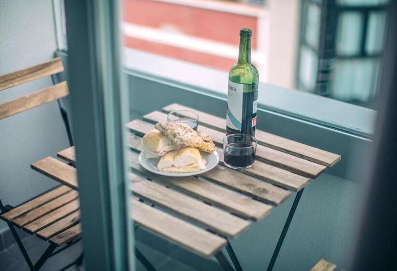 Студио Стандарт с Балконом, Mannix Urban Apartments