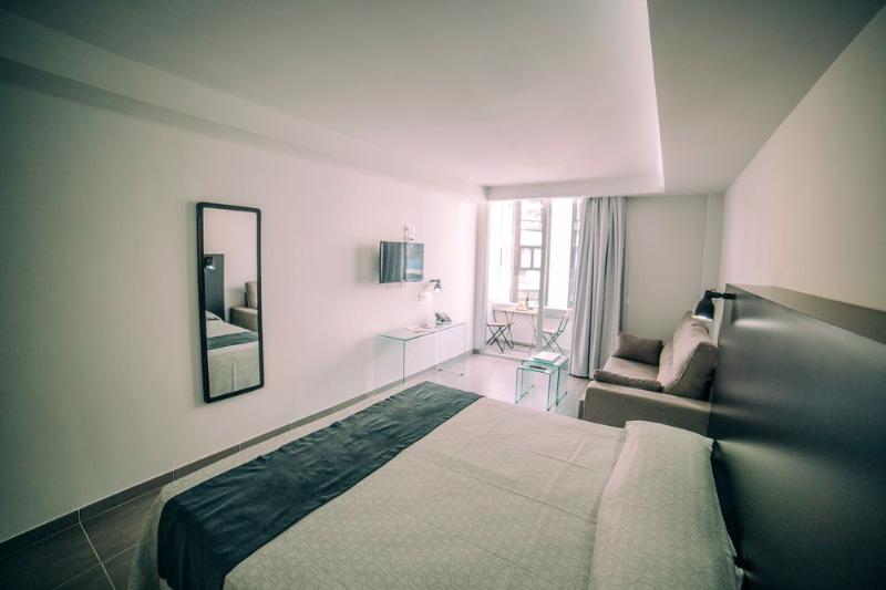 Студио Стандарт с Балконом, Mannix Urban Apartments