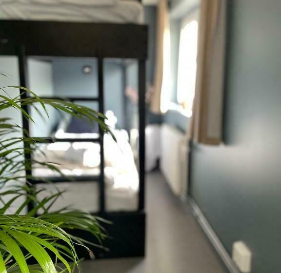 Quarto Familiar, Emma Gjestehus