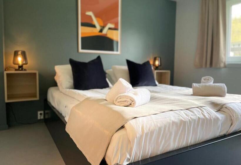 Quarto Estandar, Emma Gjestehus