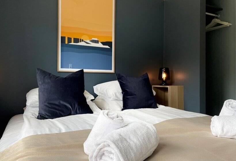 Quarto Familiar, Emma Gjestehus